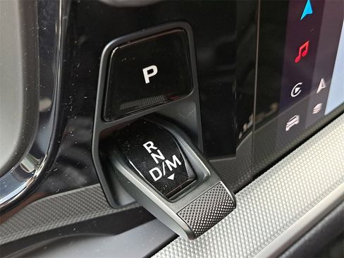 Used 2025 Porsche Cayenne image 34