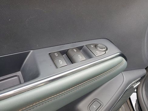 Used 2024 GMC Acadia AT4 AWD/4WD image 15