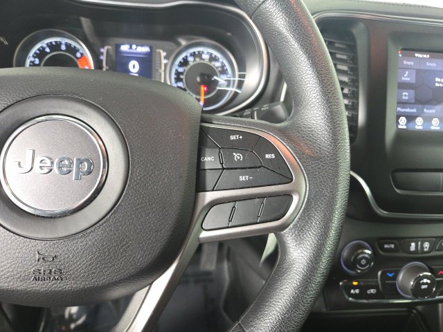Used 2019 Jeep Cherokee Latitude w/ Popular Appearance Group AWD/4WD image 22