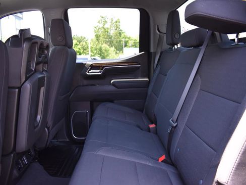 New 2025 GMC Sierra 1500 SLE image 11