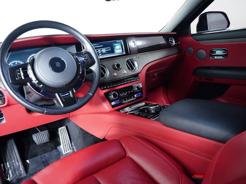 Used 2022 Rolls-Royce Ghost image 2