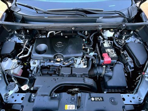 Certified 2020 Toyota RAV4 XLE image 29