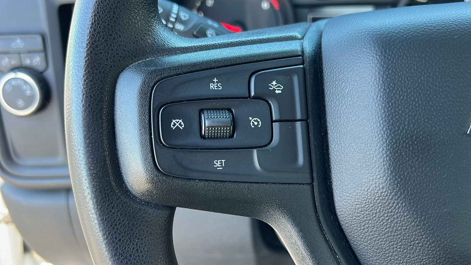 Certified 2025 Chevrolet Silverado 1500 W/T RWD image 21