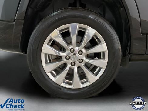 Used 2017 Jeep Cherokee Overland w/ Technology Group image 23