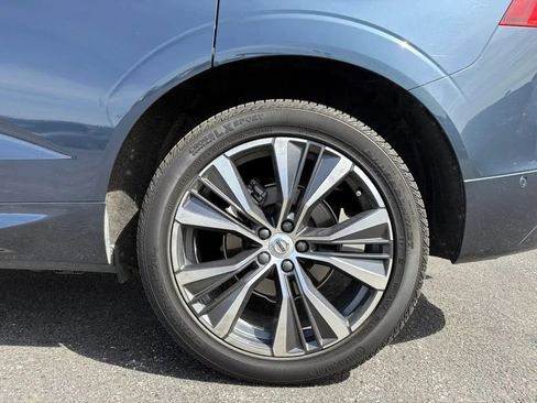 Used 2022 Volvo XC60 B5 Momentum w/ Advanced Package AWD/4WD image 34
