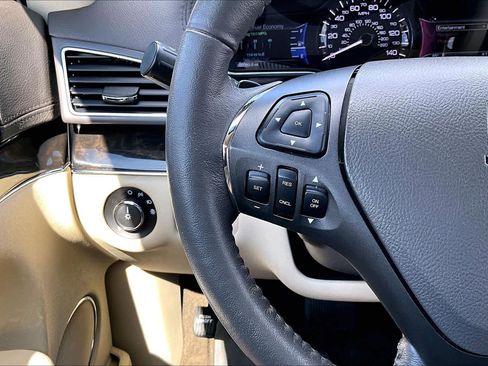Used 2018 Lincoln MKT AWD image 24