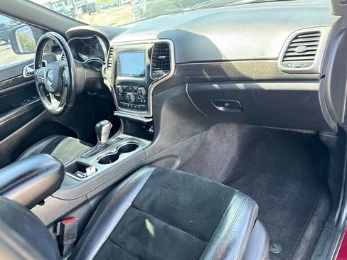 Used 2018 Jeep Grand Cherokee Altitude AWD/4WD image 18