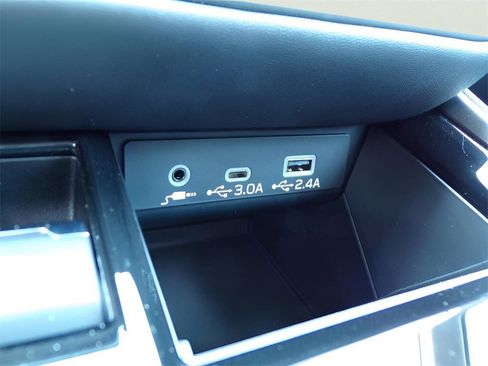 Certified 2025 Subaru Outback Premium image 21