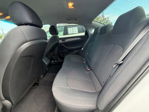 Used 2019 Hyundai Sonata SE w/ Winter Weather Package FWD image 12