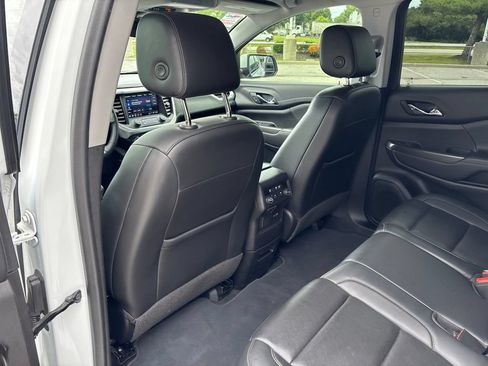 Used 2023 GMC Acadia SLT FWD image 36
