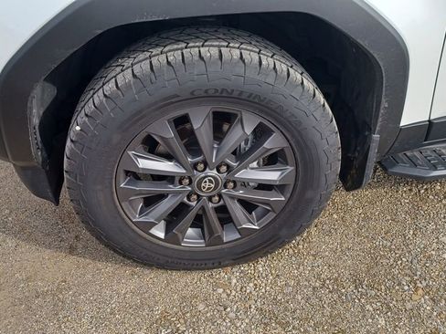 Used 2024 Toyota Land Cruiser image 3