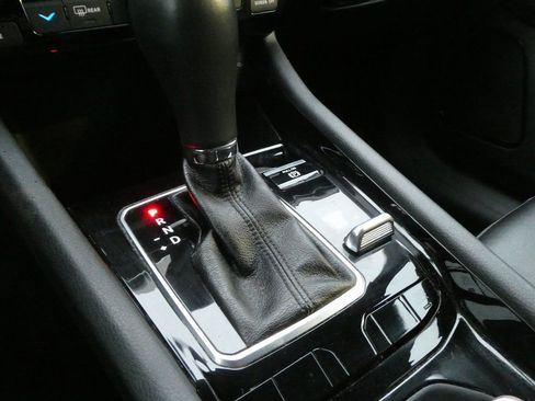 Used 2023 Jeep Compass Altitude image 11