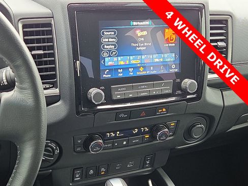 Used 2024 Nissan Frontier SL w/ Technology Package image 16