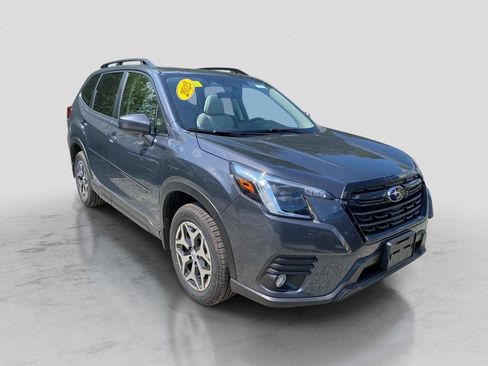 Used 2023 Subaru Forester Premium AWD/4WD image 10