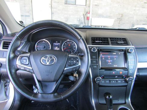 Used 2016 Toyota Camry XSE w/ Moonroof Package FWD image 16