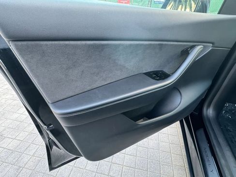 Used 2025 Tesla Model Y Long Range RWD image 21