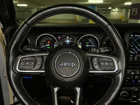 Used 2021 Jeep Wrangler Unlimited Sahara image 30