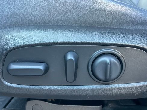 Used 2019 Chevrolet Traverse LT w/ LT Premium Package image 21