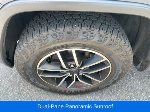 Certified 2019 Jeep Grand Cherokee Trailhawk w/ Trailhawk Luxury Group AWD/4WD image 11