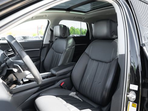 Certified 2024 Audi Q8 e-tron Prestige w/ Prestige Package AWD/4WD image 24
