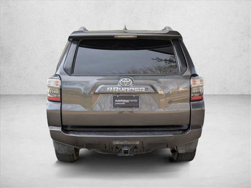 Used 2016 Toyota 4Runner SR5 image 6