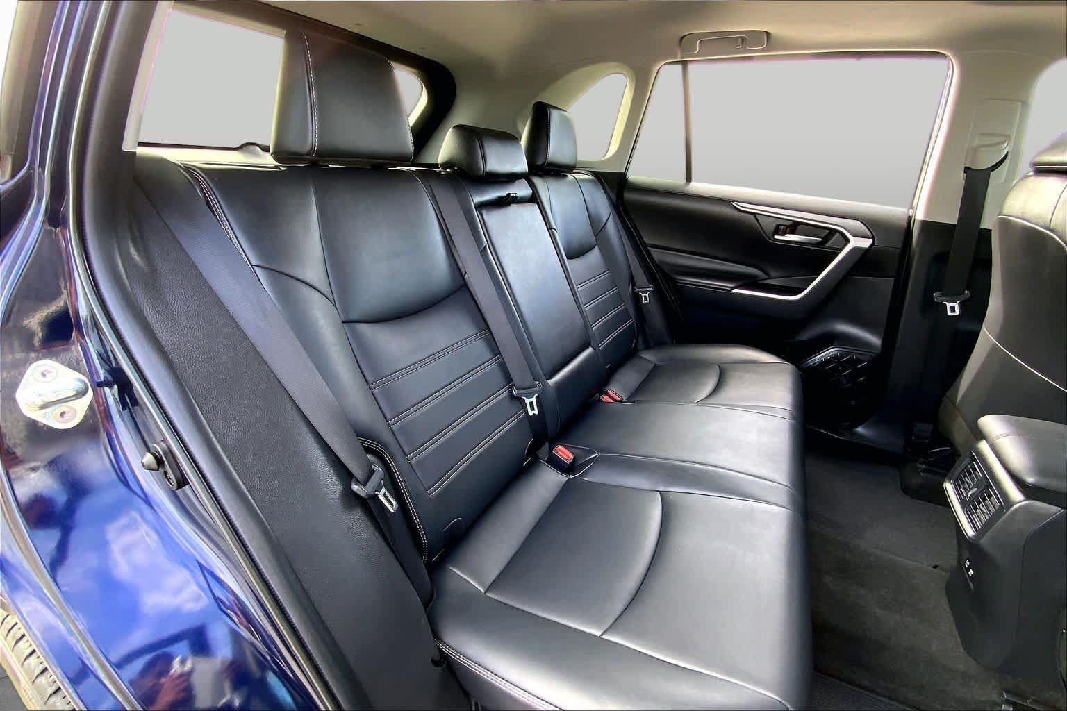 Used 2021 Toyota RAV4 XLE Premium AWD/4WD image 19