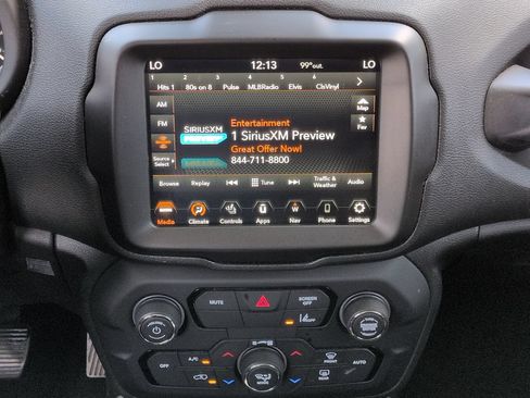 Used 2022 Jeep Renegade Latitude w/ Convenience Group AWD/4WD image 18