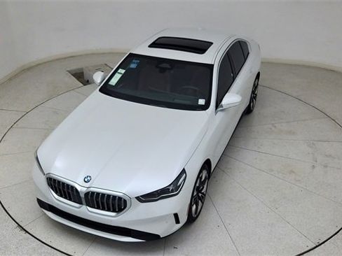 Used 2025 BMW 540i xDrive image 76