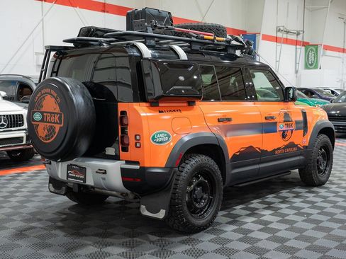 Used 2022 Land Rover Defender 110 S AWD/4WD image 6