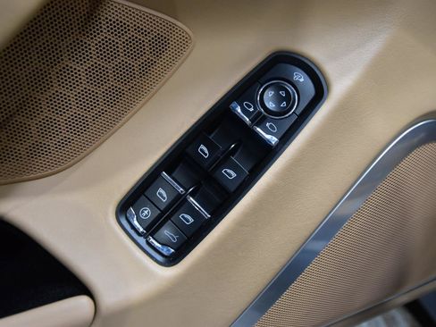 Used 2010 Porsche Panamera Turbo AWD/4WD image 12