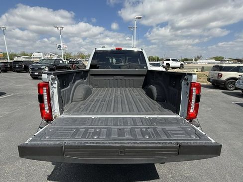 Certified 2025 Ford F250 Lariat w/ Lariat Ultimate Package image 8
