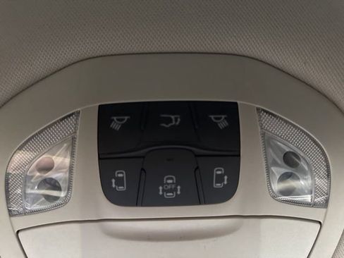 Used 2024 Chrysler Voyager LX FWD image 13