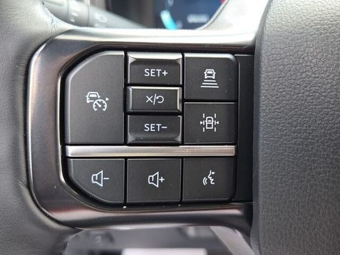 Used 2026 Ford F250 Platinum w/ FX4 Off-Road Package AWD/4WD image 25