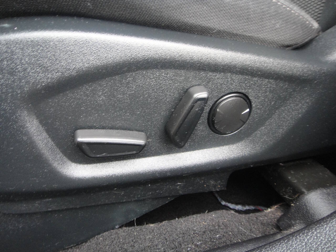 Used 2019 Ford Explorer XLT w/ Equipment Group 201A FWD image 13