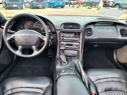 Used 2000 Chevrolet Corvette Convertible w/ Performance Handling Pkg image 16