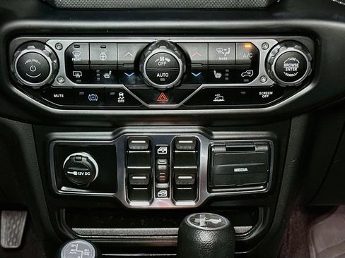 Used 2023 Jeep Wrangler Unlimited w/ Cold Weather Group AWD/4WD image 13
