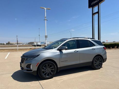 Used 2023 Chevrolet Equinox RS w/ RS Leather Package FWD image 1