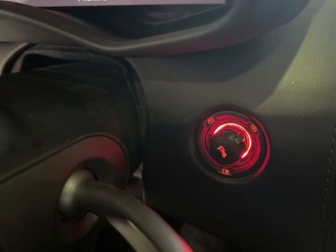 Used 2020 McLaren 570S Spider image 37