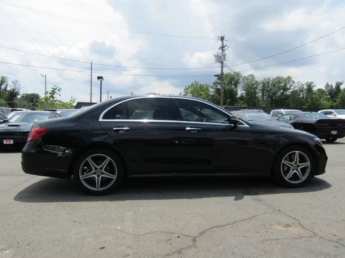 Used 2018 Mercedes-Benz E 300 4MATIC w/ Premium 1 Package image 8