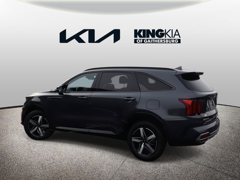 Certified 2023 Kia Sorento S w/ Panoramic Sunroof Package image 6