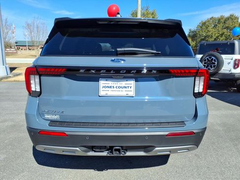 New 2026 Ford Explorer Active w/ Active Comfort Package image 2
