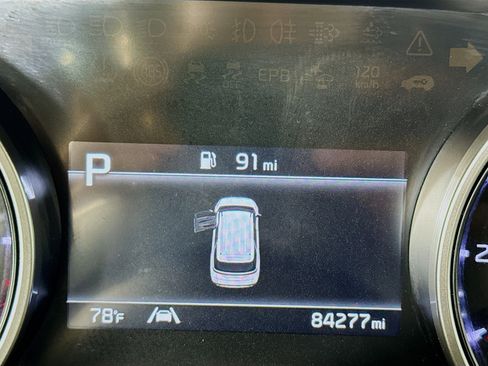 Used 2024 Kia Carnival LX image 15