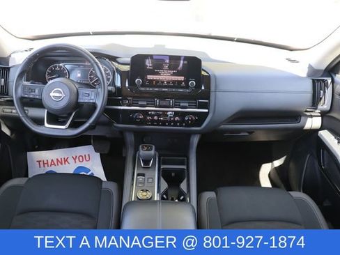 Used 2025 Nissan Pathfinder SV AWD/4WD image 20