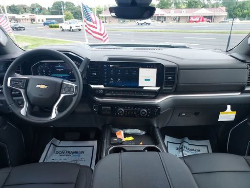 New 2026 Chevrolet Silverado 3500 LTZ w/ LTZ Premium Package AWD/4WD image 15