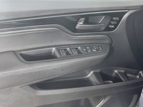 Used 2026 Honda Odyssey Touring image 19