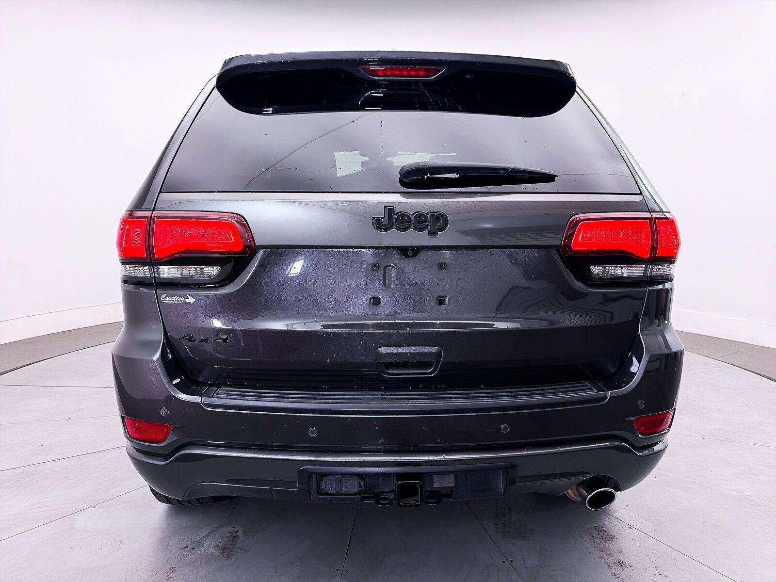 Used 2019 Jeep Grand Cherokee Altitude AWD/4WD image 11