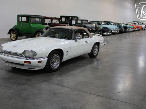 Used 1995 Jaguar XJS V12 Convertible image 6