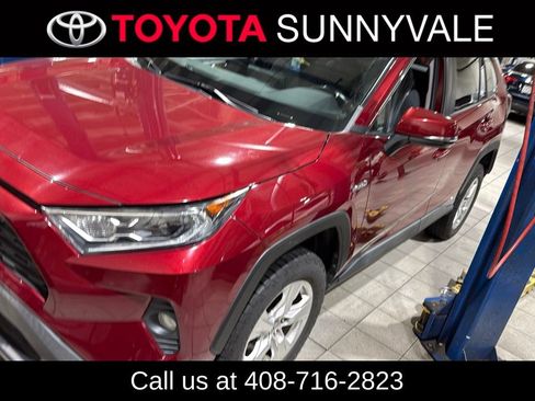 Used 2021 Toyota RAV4 XLE w/ Convenience Package image 1