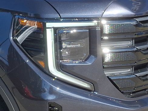 New 2026 GMC Sierra 1500 Elevation image 9