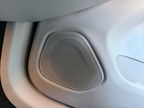 Used 2018 Volvo XC60 T6 Momentum w/ Convenience Package image 27